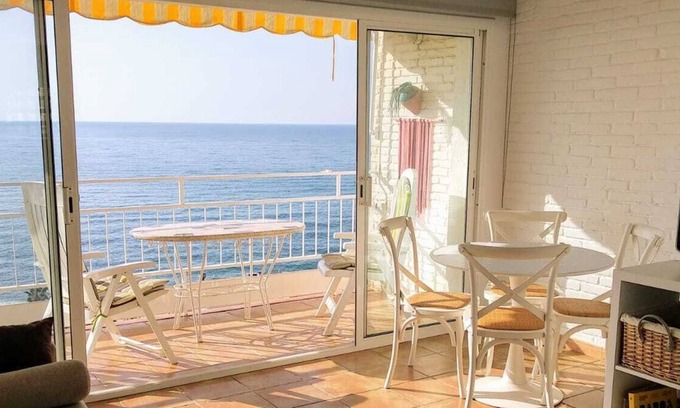 Canet de Mar Apartment | Apartment on the beach, with sea views, near Barcelona