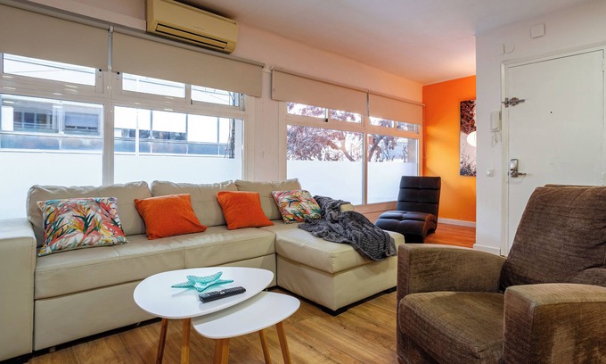 Eixample Apartment | Apartment 'Orange Loft' with Wi-Fi and Air Conditioning