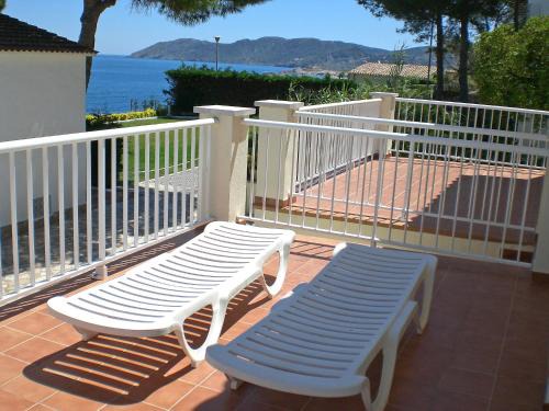 Llanca Apartment | Apartment Palmiers I-11 by Interhome
