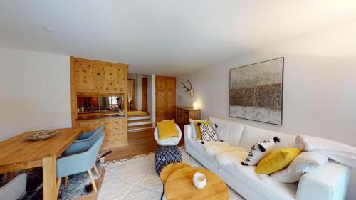 Celerina-Schlarigna Apartment | Apartment Panorama