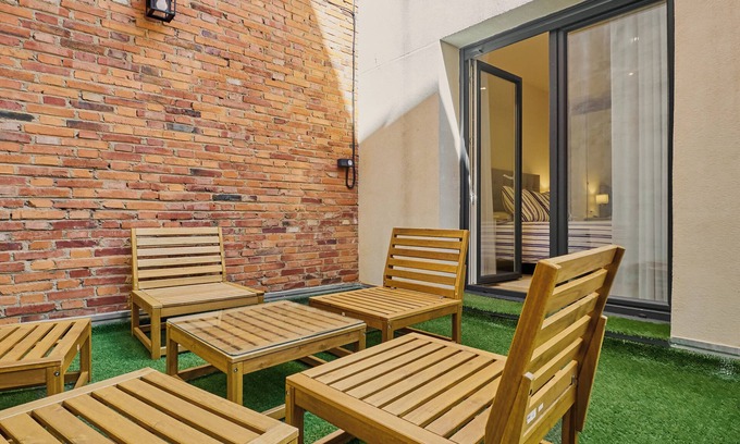 Leon Apartment | Apartment 'Pardo 2' with Lake View, Wi-Fi and Air Conditioning