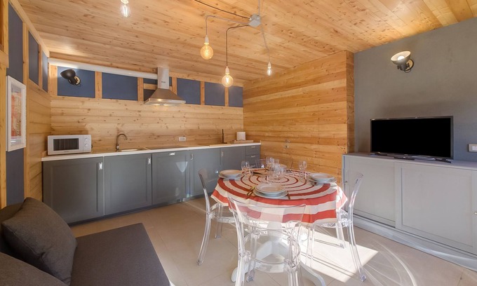 Corgnolaz Apartment | Apartment Petit Bleu with Mountain View, Shared Garden & Wi-Fi