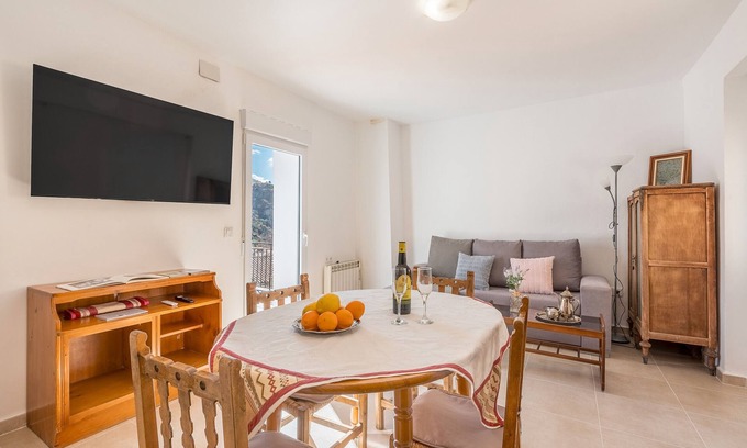 Quentar Apartment | Apartment 'Planta Alta' with Private Terrace