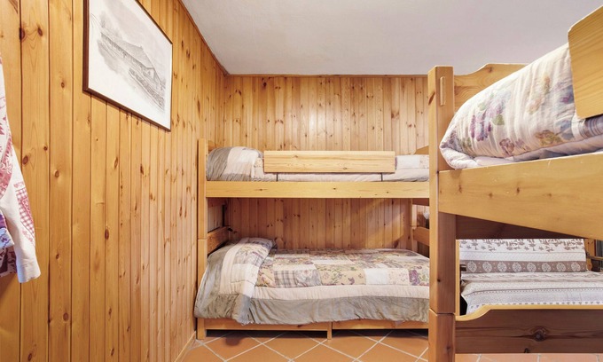 Gressan Apartment | Apartment 'Primo Piano Cuis 1' with Shared Terrace, Shared Garden and Wi-Fi
