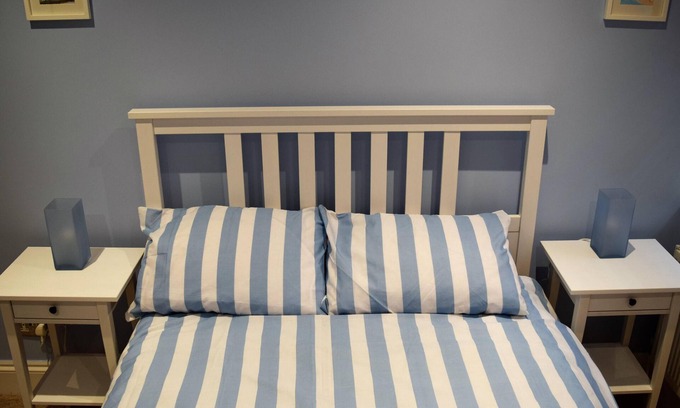 Torquay City Centre Apartment | Apartment-Private Bathroom