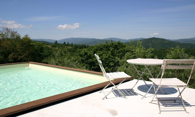 Bivio Lugnano House | Apartment Quercia (sleeps 2 - 4 + cot)