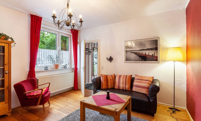 Usseln Apartment | Apartment 'Remise Fewo' with Private Terrace, Private Garden and Wi-Fi