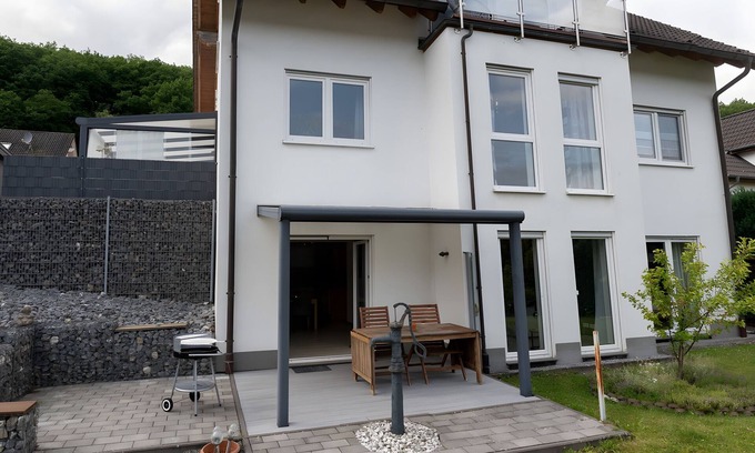 Plettenberg Apartment | Apartment 'Retreat' with Mountain View, Private Garden and Wi-Fi