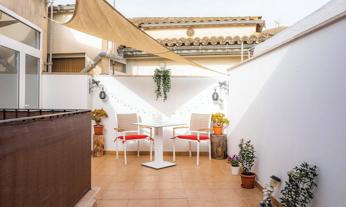 Santa Margalida Apartment | Apartment Sa Mina with Terrace & Wi-Fi