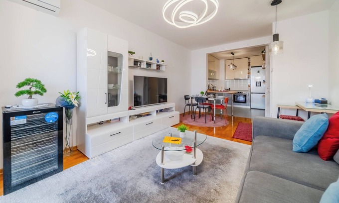 Zagreb Apartment | Apartment Saga With Terrace And Parking, Zagreb, Croatia