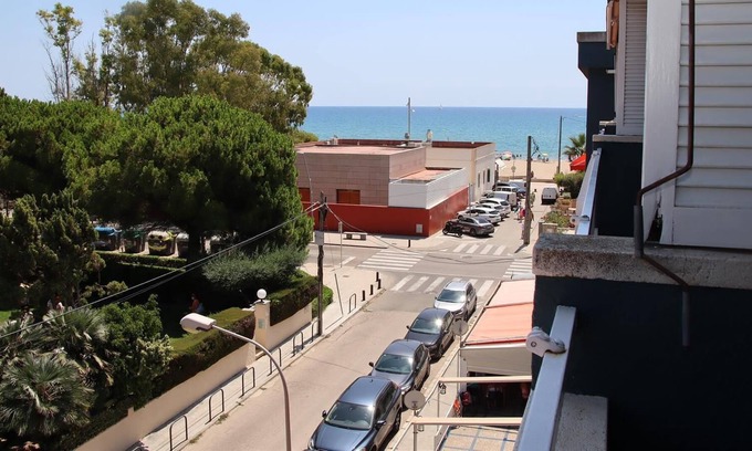 Sant Salvador Apartment | Apartment 'San Salvador' with Wi-Fi and Air Conditioning
