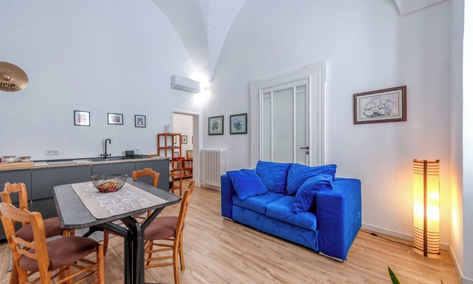 Lecce Apartment | Apartment 'Sanbiagioapartment' with Balcony, Wi-Fi and Air Conditioning