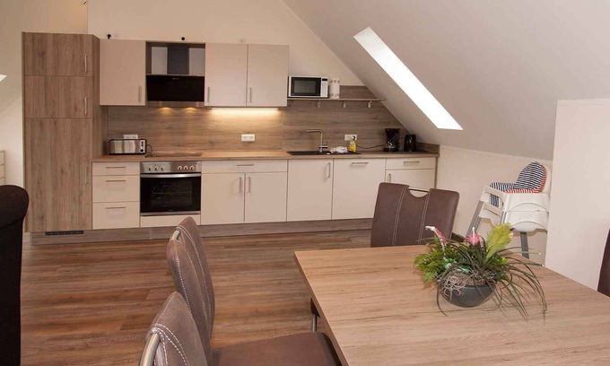 Lenne Apartment | Apartment 'Schwalbe' with Mountain View, Shared Terrace and Wi-Fi