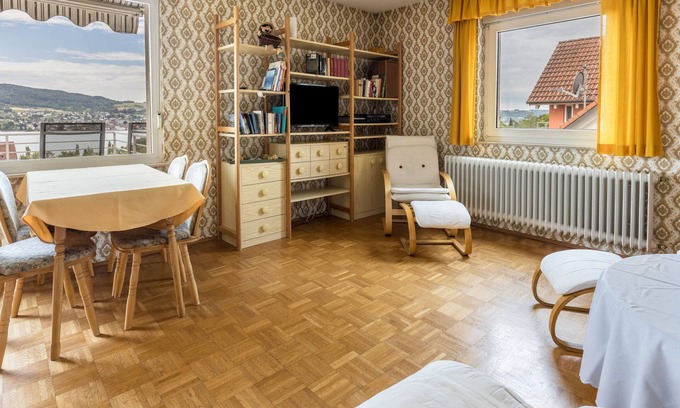 Gaienhofen Apartment | Apartment 'See- Panorama' with Lake View, Balcony and Wi-Fi