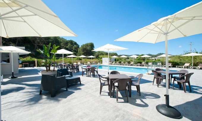 Santa Eulalia del Rio Apartment | Apartment Ses Veles 1 dormitorio close to the Beach with Sea View, Pool, Wi-Fi & Garden