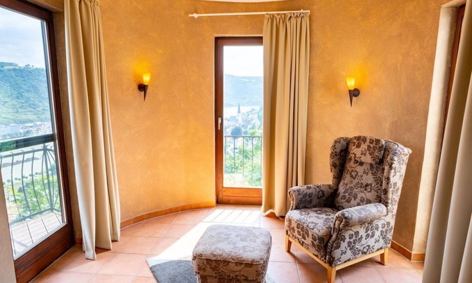 Sankt Goar House | Apartment, shower or bath, WC - Hotel Schloss Rheinfels