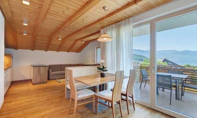 Rasa Apartment | Apartment 'Sonnenblume' with Mountain View, Shared Garden and Wi-Fi