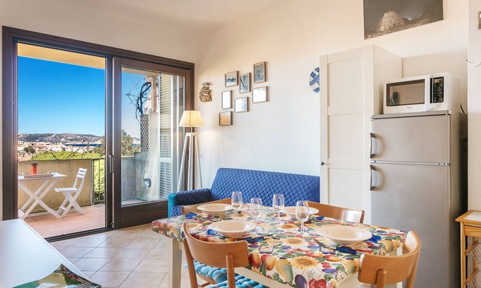 Palau Apartment | Apartment 'Splendido Bilocale Con Vista Mare 9' with Sea View, Private Terrace and Air Conditioning