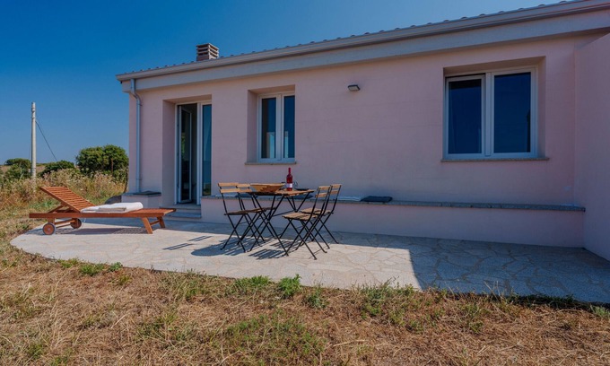 Aglientu Apartment | Apartment 'Sughereto 2, Vigna E Vista' with Sea View, Wi-Fi and Air Conditioning
