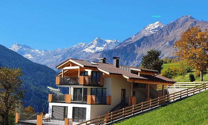 Moso in Passiria Apartment | Apartment 'Sunnseitn Lodge Alps' with Mountain View, Private Terrace and Wi-Fi