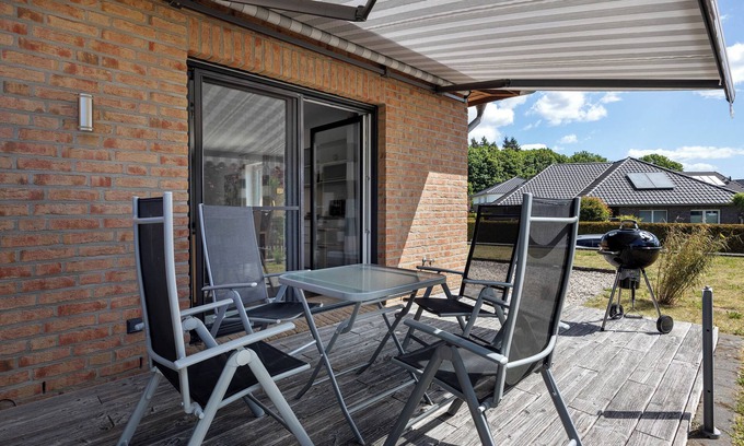 Beckdorf Apartment | Apartment 'Sunny' with Private Terrace, Private Garden and Wi-Fi