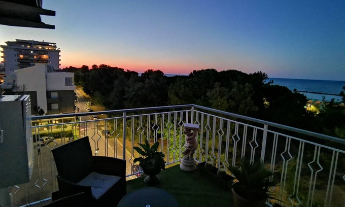 Montesilvano Apartment | Apartment ... The Painted Sunset