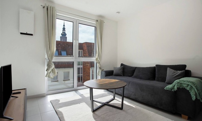 Greifswald City Centre Apartment | Apartment 'Top Lage Mit Blick Zum Dom' with Wi-Fi
