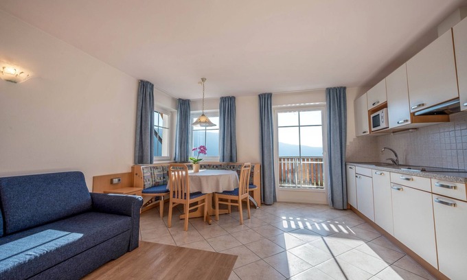 Terento Apartment | Apartment “Treyer 4 Typ B” with Mountain View, Wi-Fi, Balcony & Garden