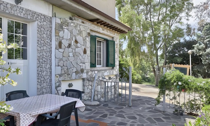 Capoliveri Apartment | Apartment 'Tramonto' with Private Terrace, Wi-Fi and Air Conditioning
