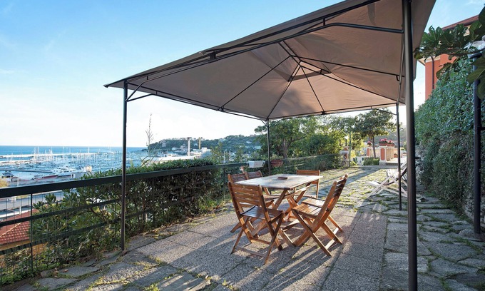 Varazze Apartment | Apartment "Trilocale in Villa Vista Mare Apt 3" with Sea View