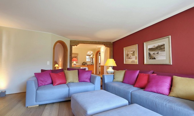Champfer Apartment | Apartment Üerts - High-Quality Apartment with Balcony and View in Champfèr