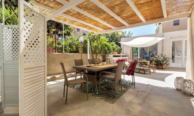 Alghero Apartment | Apartment Uva Regina near the Beach with Garden, Terrace, Balcony & A/C