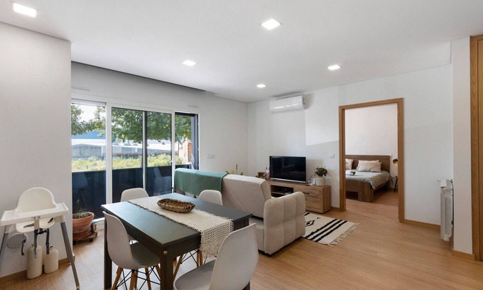 Macieira de Cambra Apartment | Apartment 'Vale Viver' with Wi-Fi and Air Conditioning