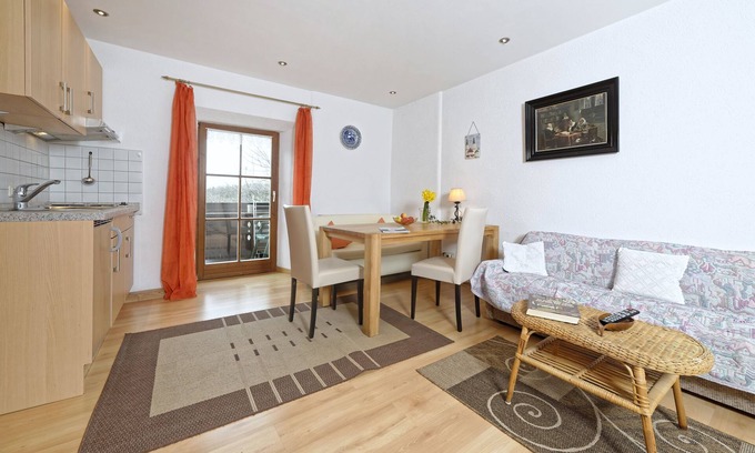 Aschau im Chiemgau Apartment | Apartment VII in the main house 40 sqm with separate bedroom and balcony