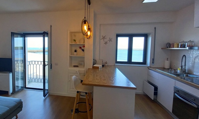 Ilhavo Apartment | Apartment Vista Mar in Praia da Barra, completely renovated