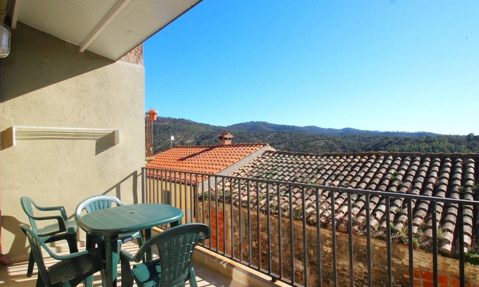 Vilamaniscle Apartment | Apartment Vilamaniscle, 3 bedrooms, 6 persons