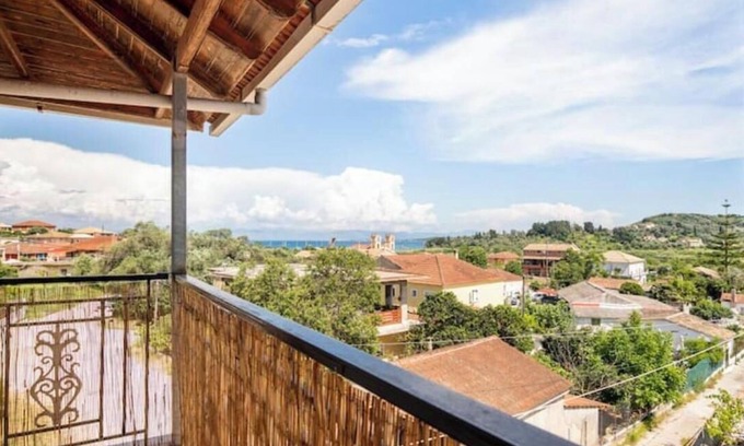 Petriti Apartment | Apartment 'Villa Dorita' with Sea View, Wi-Fi and Air Conditioning