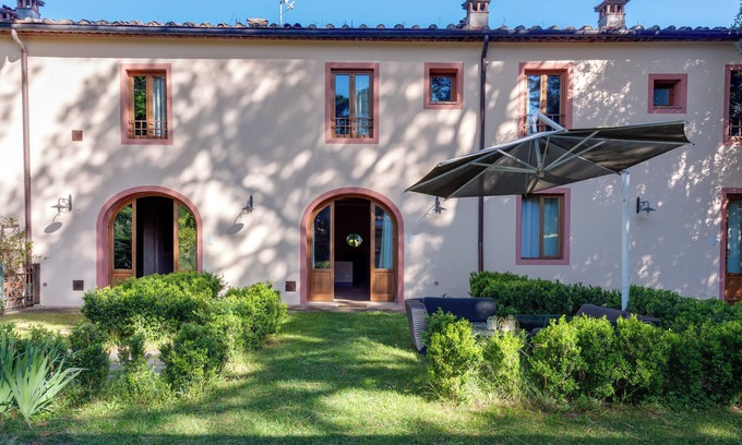 Vinci Apartment | Apartment 'Villa Leonardo - Belle Ferronière' with Shared Garden, Wi-Fi and Air Conditioning