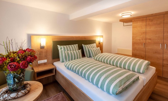 Waechtersbach Apartment | Apartment 'Vogelsberg' with Shared Terrace, Shared Garden and Wi-Fi