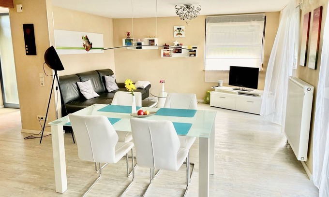 Uhldingen-Muehlhofen Apartment | Apartment with a small garden