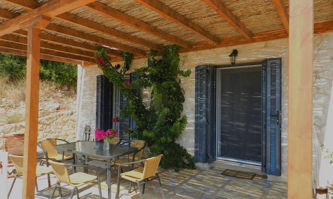Marantochori Apartment | Apartment with sea view, 500 m from beach, Lefkada