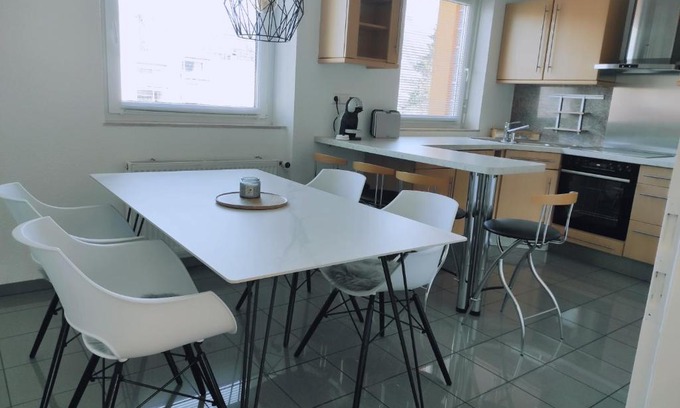 Maulburg Apartment | Apartment "Waldblick" - 77 qm, 2 Schlafzimmer, direkte S-Bahnverbindung nach Basel, Schweiz