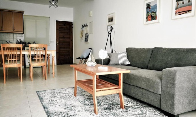 Universal Apartment | Apartment Walnut103 with pool