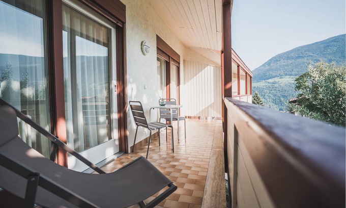 Parcines Apartment | Apartment "Wanda 6" with Wi-Fi, Balcony & Swimming Pool
