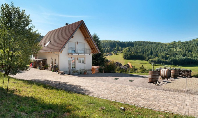 Sasbachwalden Apartment | Apartment 'Weitblick' with Mountain View and Wi-Fi