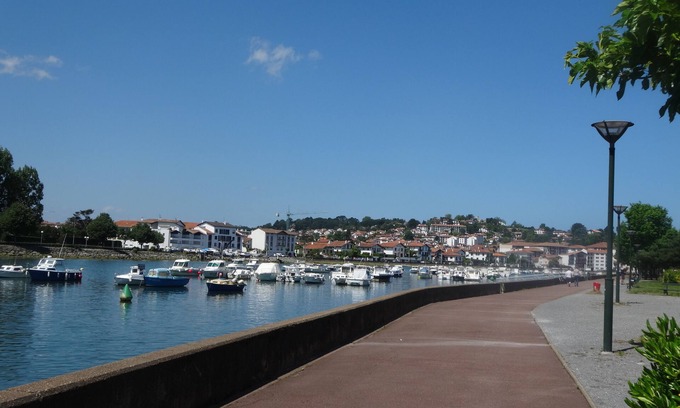 Saint-Jean-de-Luz Apartment | Apartment with sunny terrace with view of the montain, river and golf. Near the beach, center city and train station