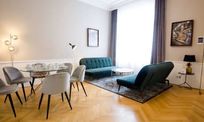 Mariahilf Apartment | Apartment with 2 Bedrooms and Balcony - Naschmarkt