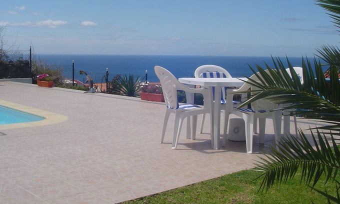 Horta Apartment | Apartment with a Pool, Golfinhos 2 bedrooms in Horta