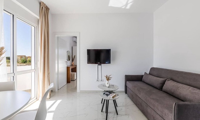 Golem Apartment | Apartment with AC and Balcony | Golem