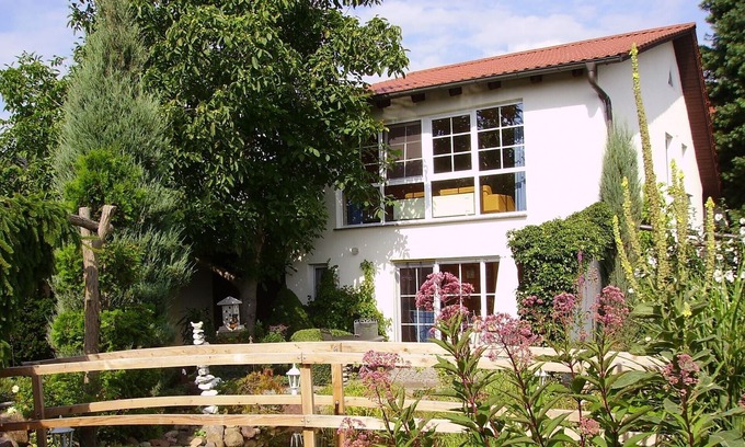 Wohlau House | Apartment with garden and pool